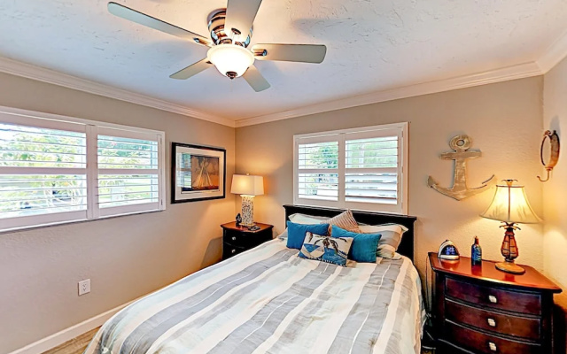 photo 3 of New Listing! Chic W/ Posh Outdoor Patio 2 Bedroom Home