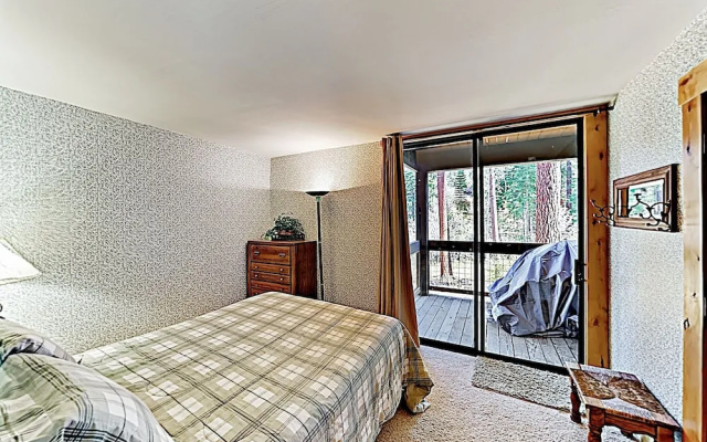 photo 4 of New Listing! Creekside Townhome Near Northstar Townhouse