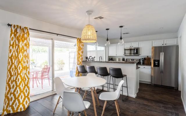 photo 2 of New Listing! Expansive Modern Gem W/ Private Pool 6 Bedroom Home