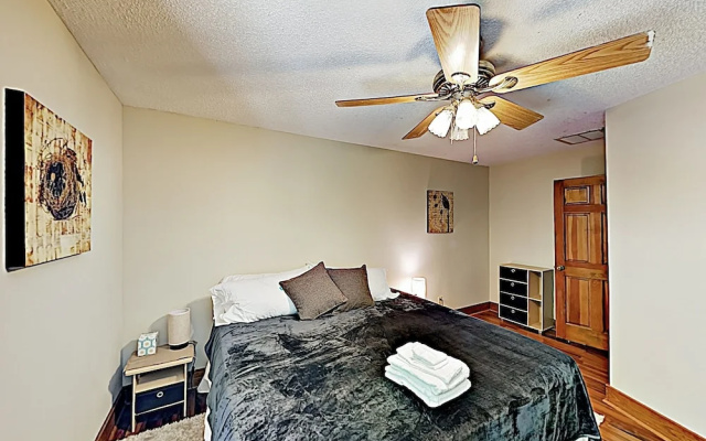 photo 2 of New Listing! Exquisite Country Hideaway W/ Pool 4 Bedroom Home