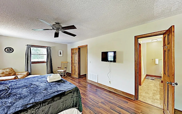 photo 3 of New Listing! Exquisite Country Hideaway W/ Pool 4 Bedroom Home