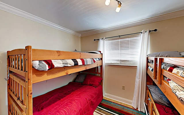 photo 3 of New Listing! Family W/ Resort Amenities 2 Bedroom Condo