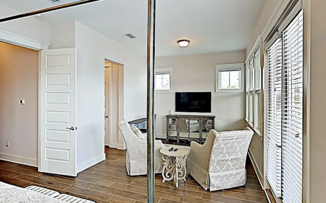 photo 4 of New Listing! Grande Pointe Hideaway W/ Elevator 4 Bedroom Home