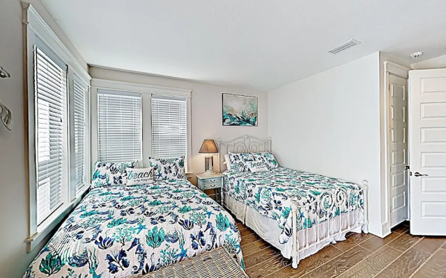 photo 5 of New Listing! Grande Pointe Hideaway W/ Elevator 4 Bedroom Home