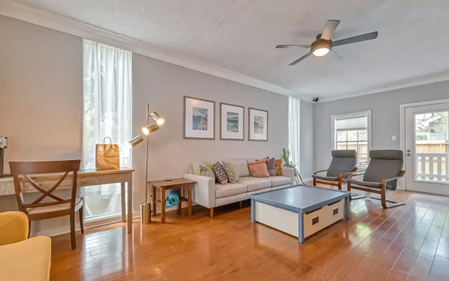 photo 2 of Heights Bungalow in Greater Heights Houston, Child-friendly, Work-cation, Sleeps 8