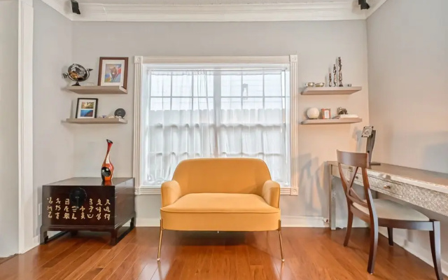 photo 4 of Heights Bungalow in Greater Heights Houston, Child-friendly, Work-cation, Sleeps 8
