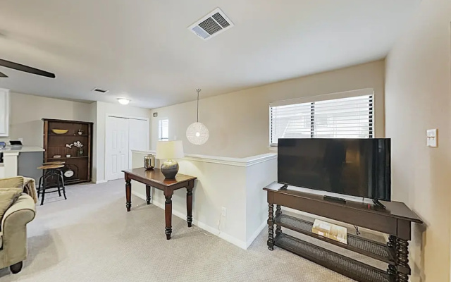 photo 2 of New Listing! Hill Country Getaway W/ Large Balcony 2 Bedroom Apts