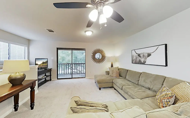 photo 3 of New Listing! Hill Country Getaway W/ Large Balcony 2 Bedroom Apts