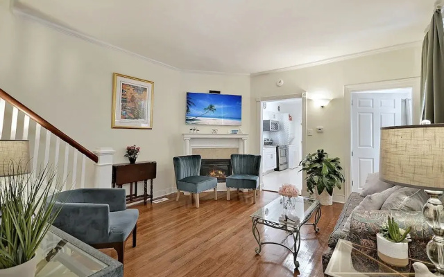 photo 2 of New Listing! Historic In Downtown Charleston 5 Bedroom Home