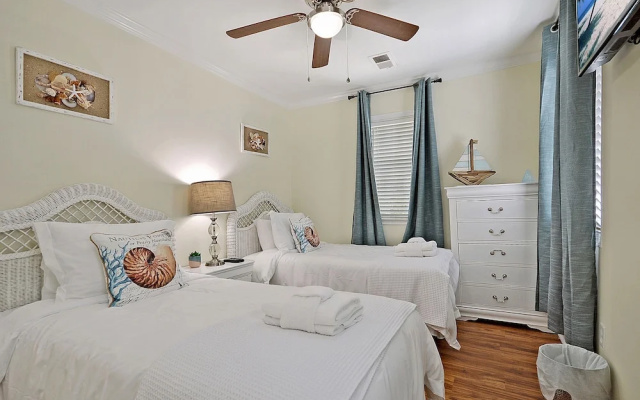photo 4 of New Listing! Historic In Downtown Charleston 5 Bedroom Home