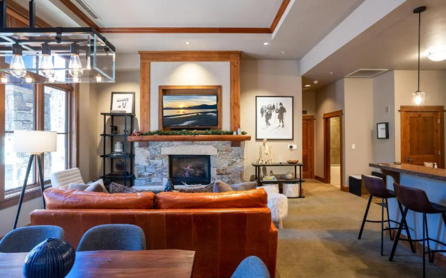 photo 2 of New Listing in the Heart of the Village at Northstar! Iron Horse South 106