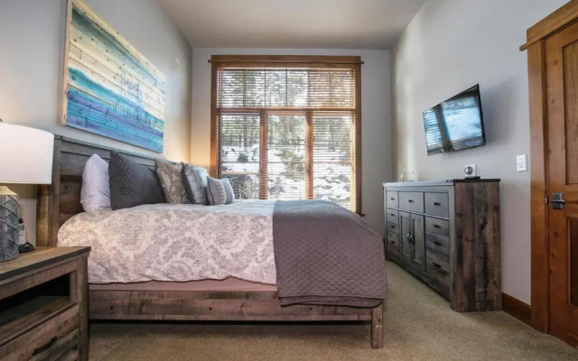 photo 4 of New Listing in the Heart of the Village at Northstar! Iron Horse South 106