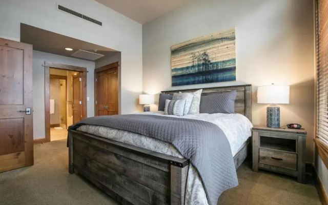 photo 5 of New Listing in the Heart of the Village at Northstar! Iron Horse South 106