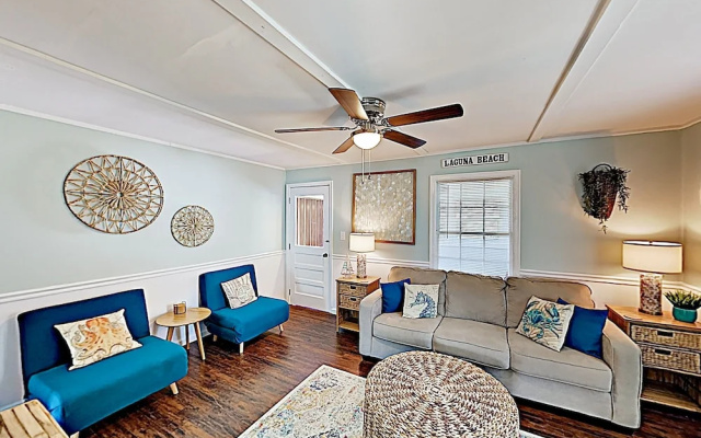 photo 2 of New Listing! Laguna Beach Home - 2 Blocks To Gulf Home