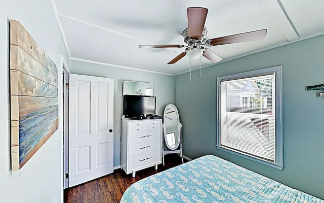 photo 5 of New Listing! Laguna Beach Home - 2 Blocks To Gulf Home