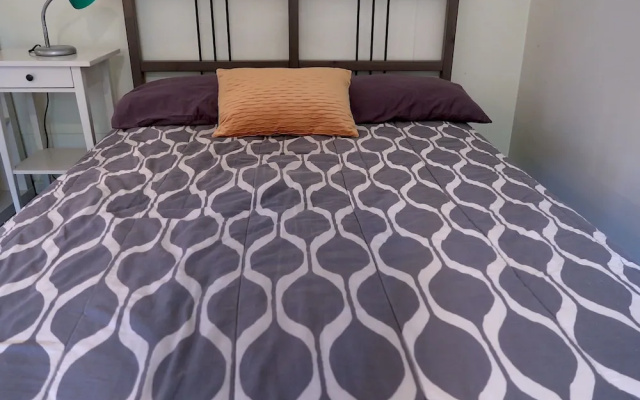 photo 3 of New Listing! Laurelhurst Hideaway, Near University Studio Bedroom Apts