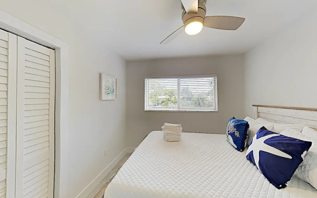 photo 4 of New Listing! Luxe W/ Pool In Lush Backyard 3 Bedroom Home