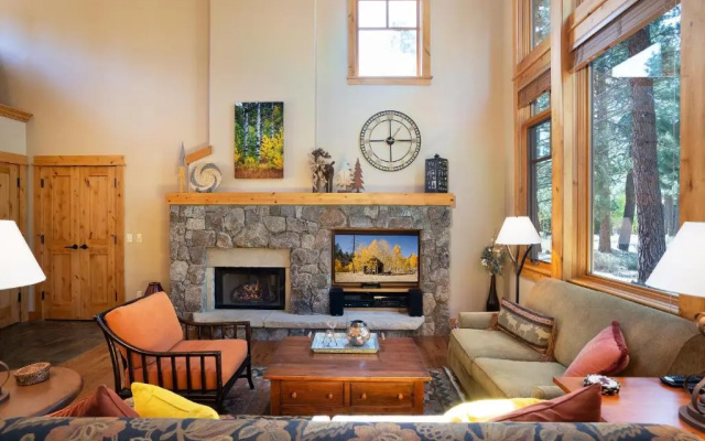 photo 4 of New Listing! Luxury 3 Bedroom Townhome in Old Greenwood-Walk to the Pavilion!