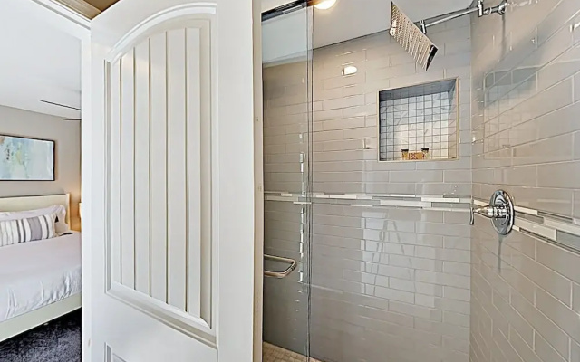 photo 4 of New Listing! Luxury Home: Heated Lagoon-Style Pool Home