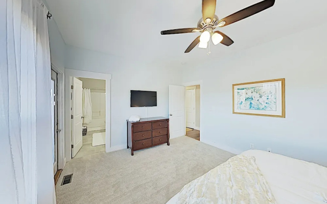 photo 2 of New Listing! Modern Mountain-view Getaway W/ Deck 3 Bedroom Home