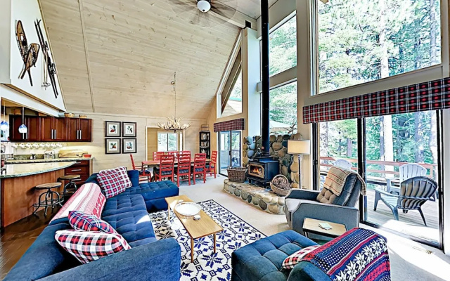photo 3 of New Listing! Modern W/ Pool & Private Garage 4 Bedroom Home