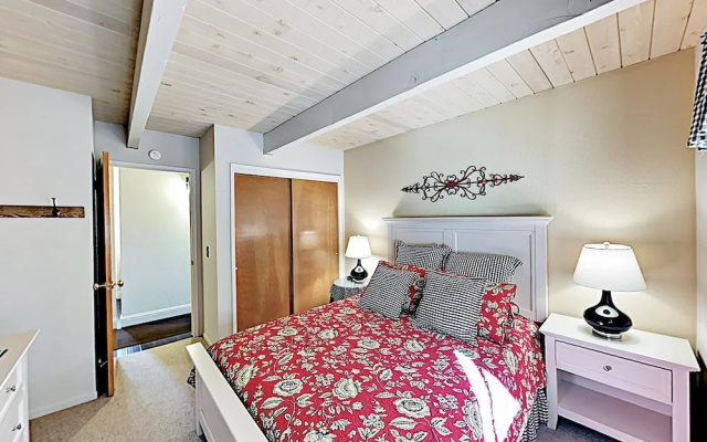 photo 4 of New Listing! Modern W/ Pool & Private Garage 4 Bedroom Home
