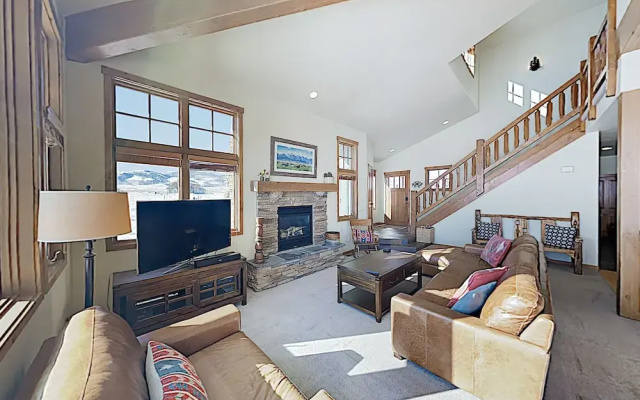 photo 2 of New Listing! Mountain-view Ski & Golf Getaway 3 Bedroom Home