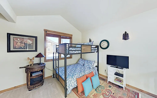 photo 5 of New Listing! Mountain-view Ski & Golf Getaway 3 Bedroom Home