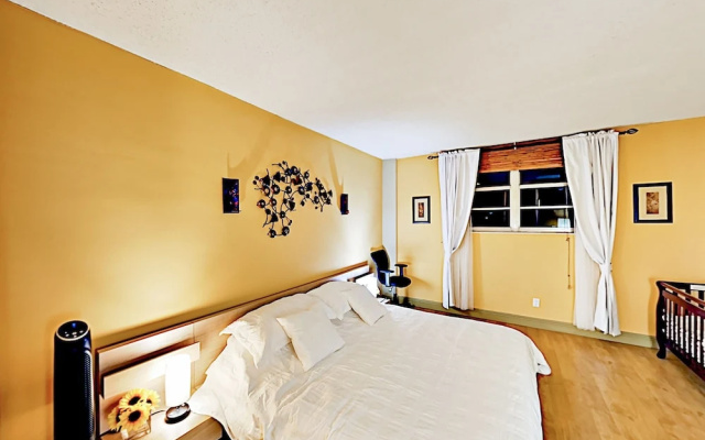 photo 3 of New Listing! Oceanview W/ Pool & Balcony 1 Bedroom Condo