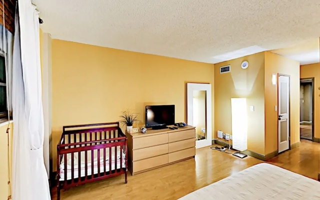 photo 5 of New Listing! Oceanview W/ Pool & Balcony 1 Bedroom Condo