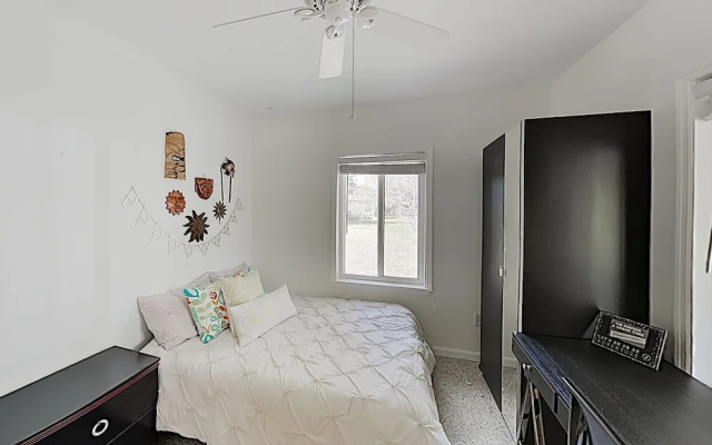 photo 3 of New Listing! Quiet Near Downtown & Beaches 2 Bedroom Home