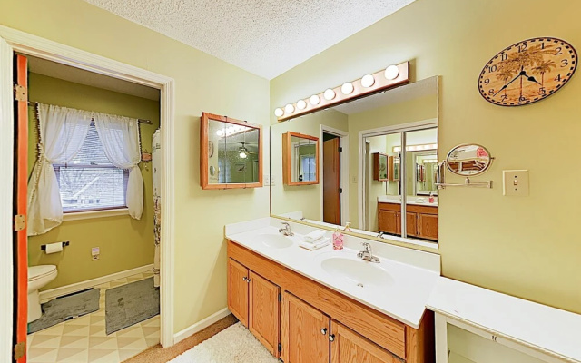 photo 4 of New Listing! Serene Mountain W/ Game Room 4 Bedroom Home