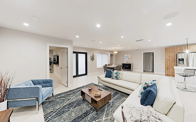 photo 2 of New Listing! Singer Island Stunner W/ Pool 3 Bedroom Home