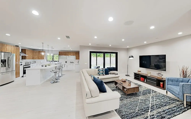 photo 5 of New Listing! Singer Island Stunner W/ Pool 3 Bedroom Home
