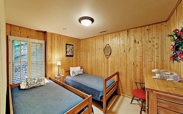 photo 5 of New Listing! Spacious Hillside Ada Access 4 Bedroom Home