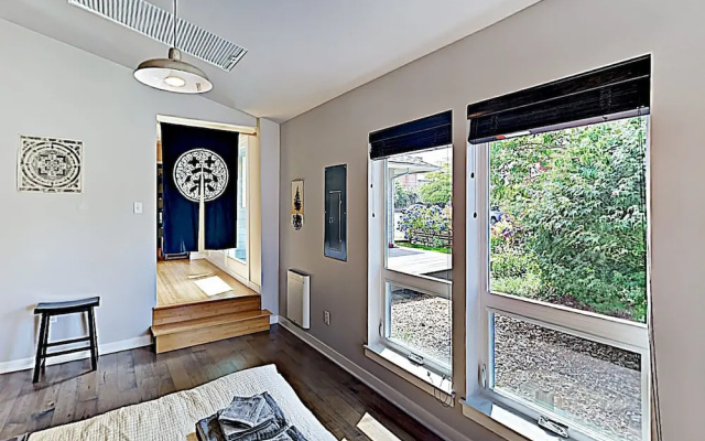 photo 5 of New Listing! Stylish Near Trendy Ballard 3 Bedroom Home