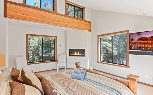 photo 3 of New Listing! Sugar Bear Lodge W/ Hot Tub 4 Bedroom Home