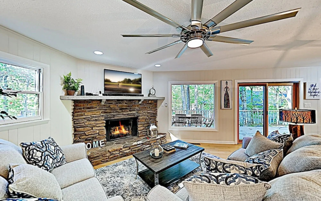 photo 2 of New Listing! The Chocolate W/ Kayaks 2 Bedroom Home