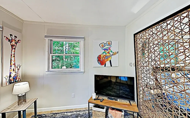 photo 3 of New Listing! The Chocolate W/ Kayaks 2 Bedroom Home