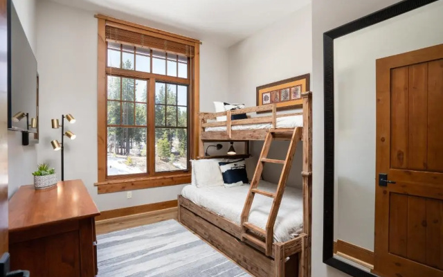 photo 5 of New Listing! Top Floor Village at Northstar Residence - Big Horn 504
