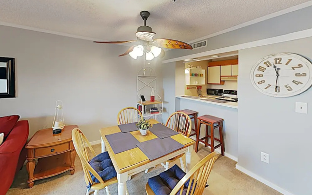 photo 5 of New Listing! Top-floor - Pool, Walk To Beach 2 Bedroom Condo