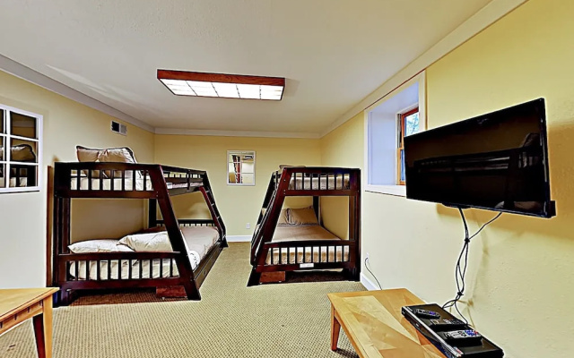 photo 4 of New Listing! Two-unit Rumbling Bald Resort 4 Bedroom Townhouse