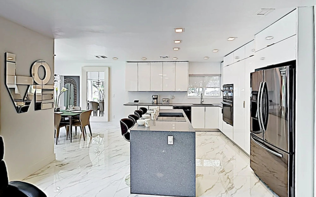 photo 3 of New Listing! Ultra-modern Luxury W/ Hot Tub 4 Bedroom Home