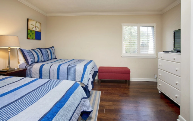 photo 4 of New Listing! Updated At Oceanfront Complex 2 Bedroom Condo