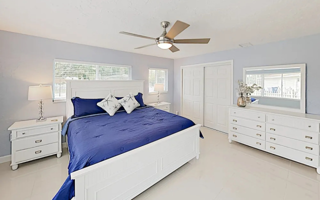 photo 5 of New Listing! Updated W/ Caged Pool & Patio 4 Bedroom Home
