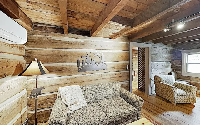 photo 2 of New Listing! Updated W/ Hot Tub On 2 Acres 1 Bedroom Cabin