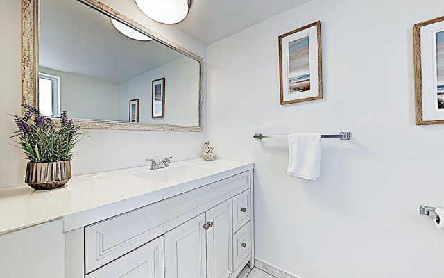 photo 3 of New Listing! Updated W/ Private Hot Tub 3 Bedroom Duplex