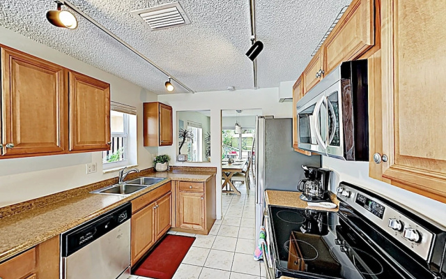 photo 4 of New Listing! Updated W/ Private Hot Tub 3 Bedroom Duplex