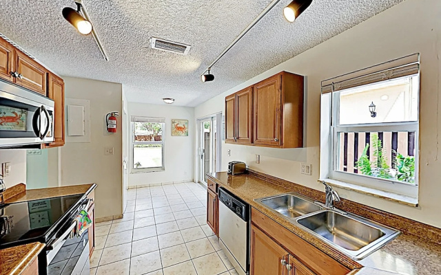photo 5 of New Listing! Updated W/ Private Hot Tub 3 Bedroom Duplex