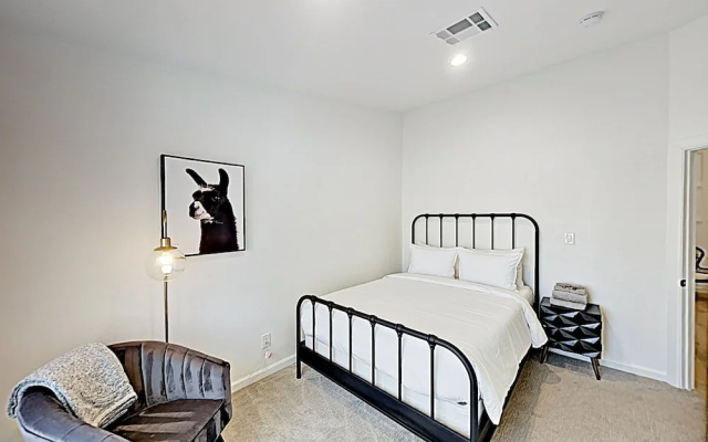 photo 5 of New Listing! Upscale Gem W/ Great Central Location Home